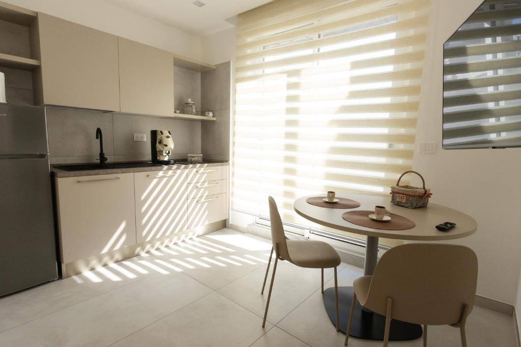 Dimora al Campanile - cucina e area colazione